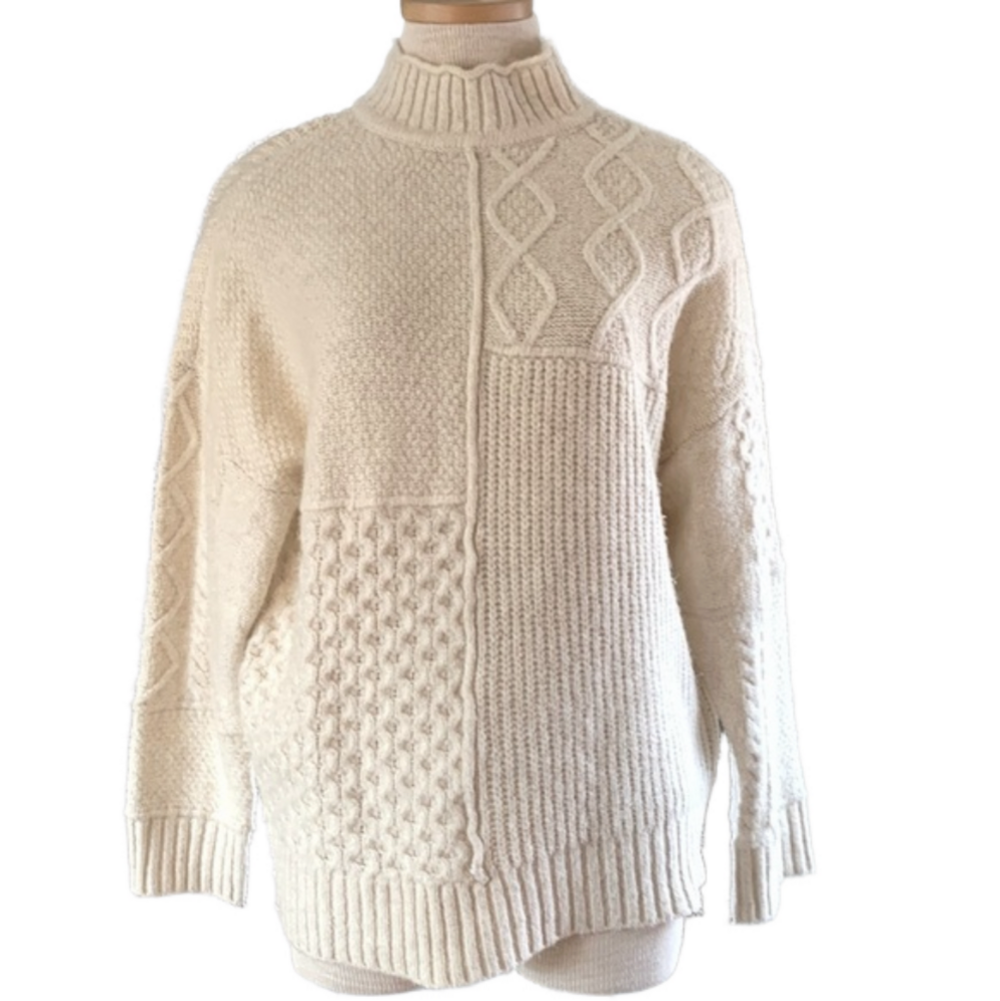 American Eagle sz M cream colored chunky knit sweater